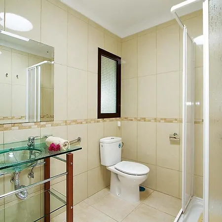 Villa Playa Blanca Sleeps 7 Wifi
